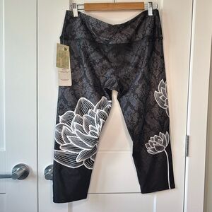 Inner Fire Black and White Lotus Cropped Leggings